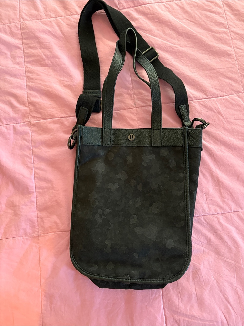 Lululemon Now and Always Tote 15L Black Camo W9CJ3S